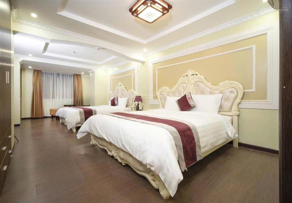 Bán khách sạn hồ xuân hương sát biển mỹ khê đang có dòng tiền tốt