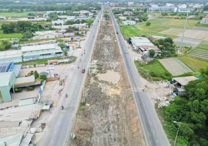 Đất mặt tiền tôn đức thắng ở hiệp phước, nhơn trạch, thích hợp làm showroom xe.