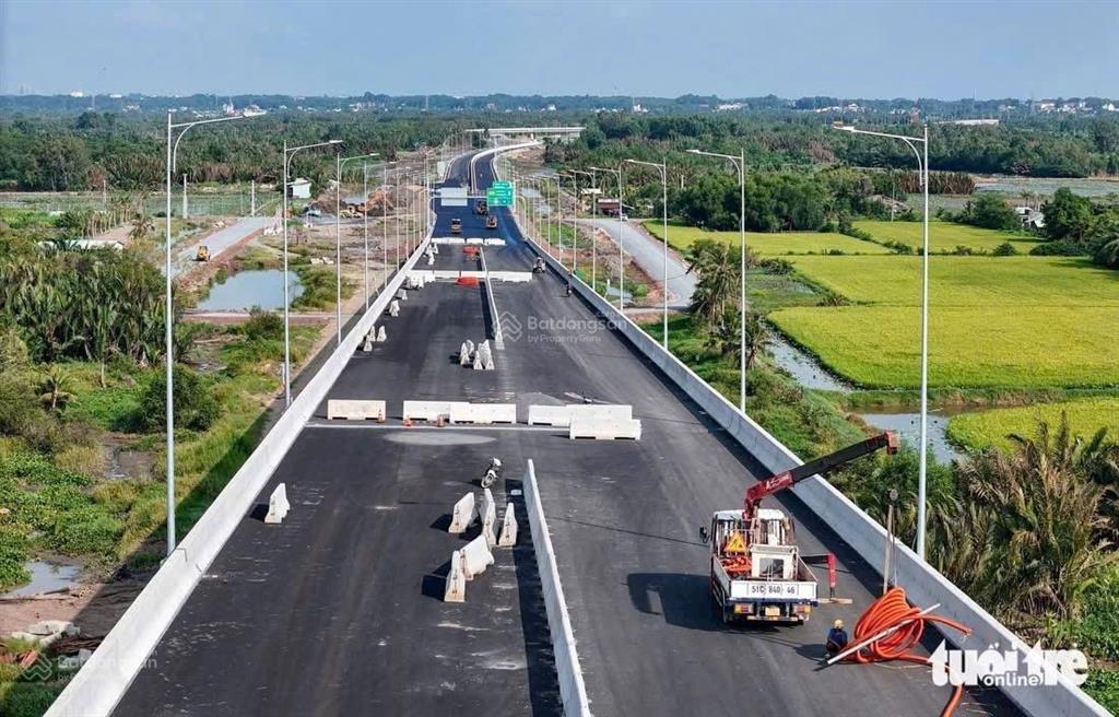 Đất mặt tiền tôn đức thắng ở hiệp phước, nhơn trạch, thích hợp làm showroom xe.