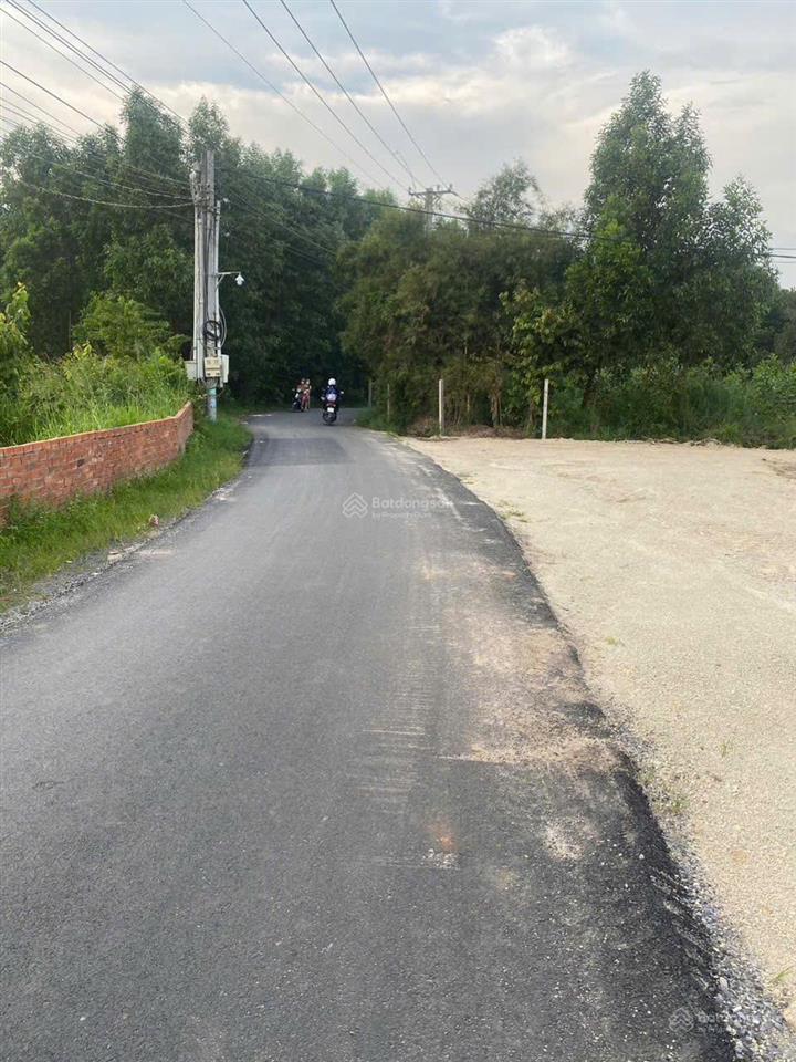 Lô liền kề ở ấp 3 phước bình, đường nhựa thông, cách ql51 chỉ hơn 1km, shr thổ cư