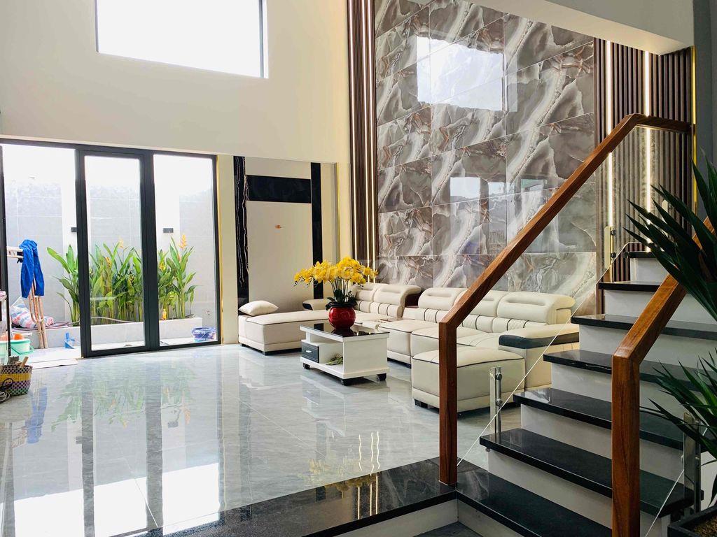 Nhà Mới 1 Trệt 1 Lửng 2 Lầu Sân Thượng Chợ Đầu Mối