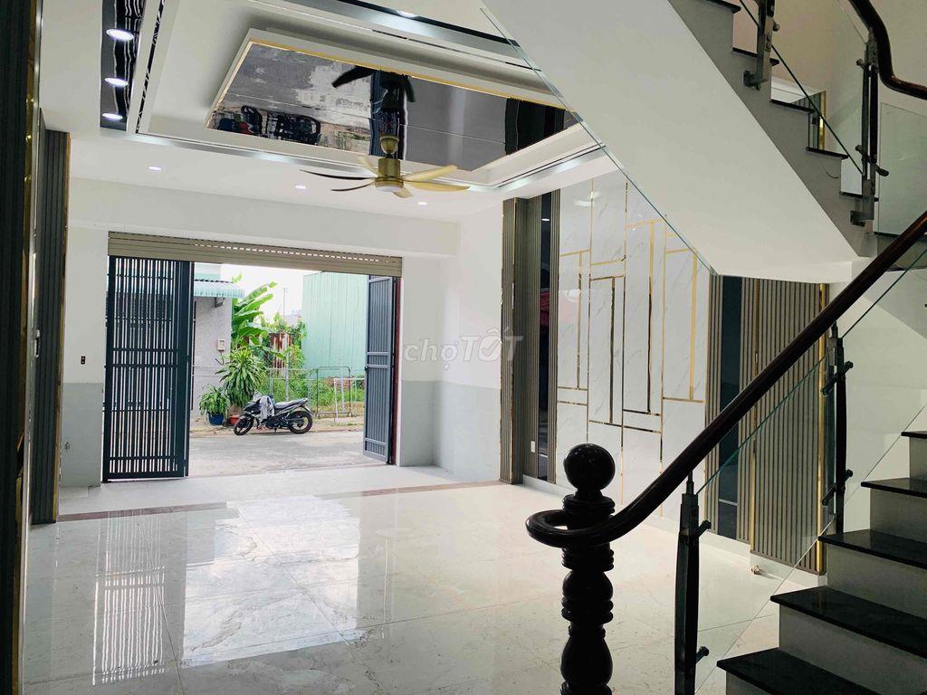 CHỊ CHỦ CẦN TIÊN ĐI M.Ỹ LÊN GIẢM 750tr BÁN NHANH BÁN GẤP