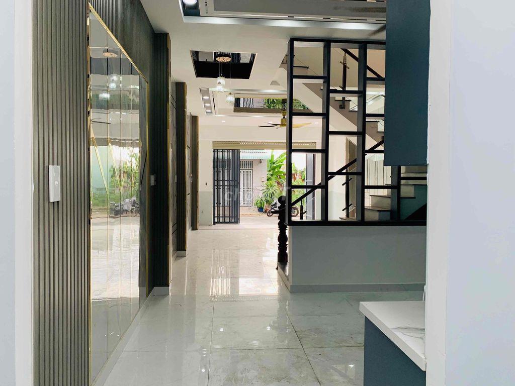 CHỊ CHỦ CẦN TIÊN ĐI M.Ỹ LÊN GIẢM 750tr BÁN NHANH BÁN GẤP