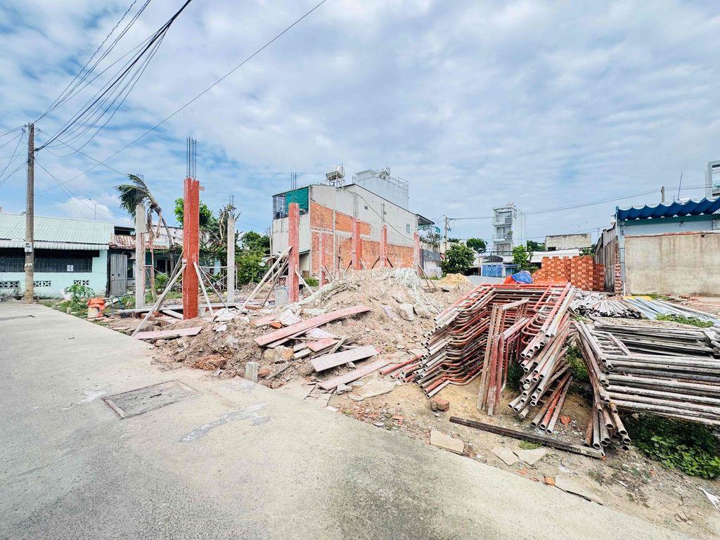 BÁN ĐẤT 5x18  GẦN NGÃ TƯ LÊ THỊ HÀ -SONG HÀNH