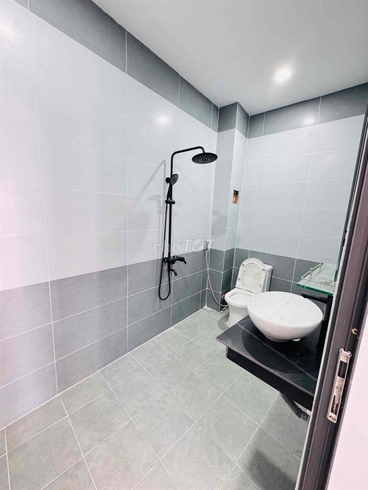 BÁN CĂN NHÀ MỚI 6.7 X 21 XÃ BÀ ĐIỂM GẦN  CV SINH THÁI HÓC MÔN