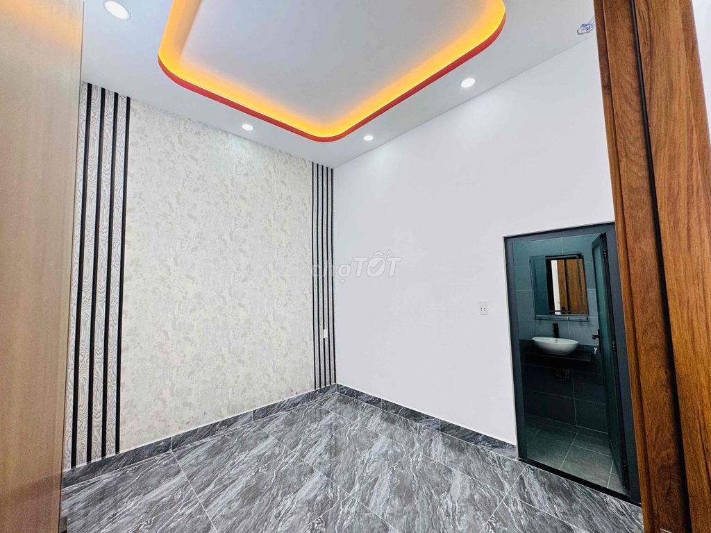 BÁN CĂN NHÀ MỚI 6.7 X 21 XÃ BÀ ĐIỂM GẦN  CV SINH THÁI HÓC MÔN