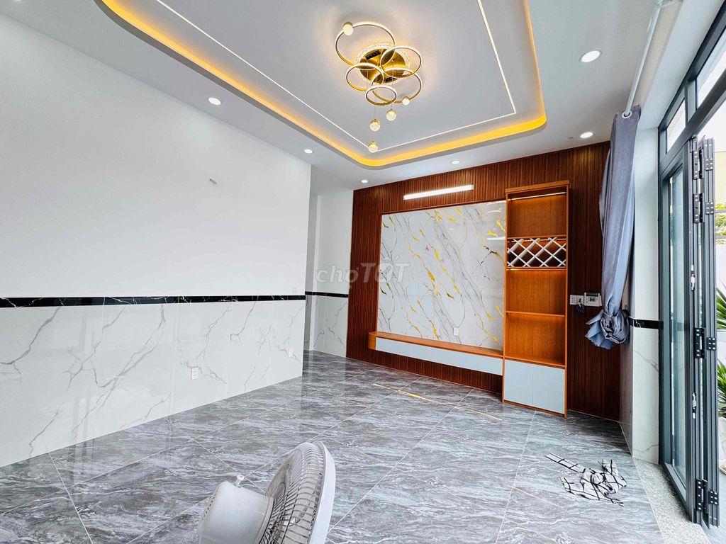 BÁN CĂN NHÀ MỚI 6.7 X 21 XÃ BÀ ĐIỂM GẦN  CV SINH THÁI HÓC MÔN