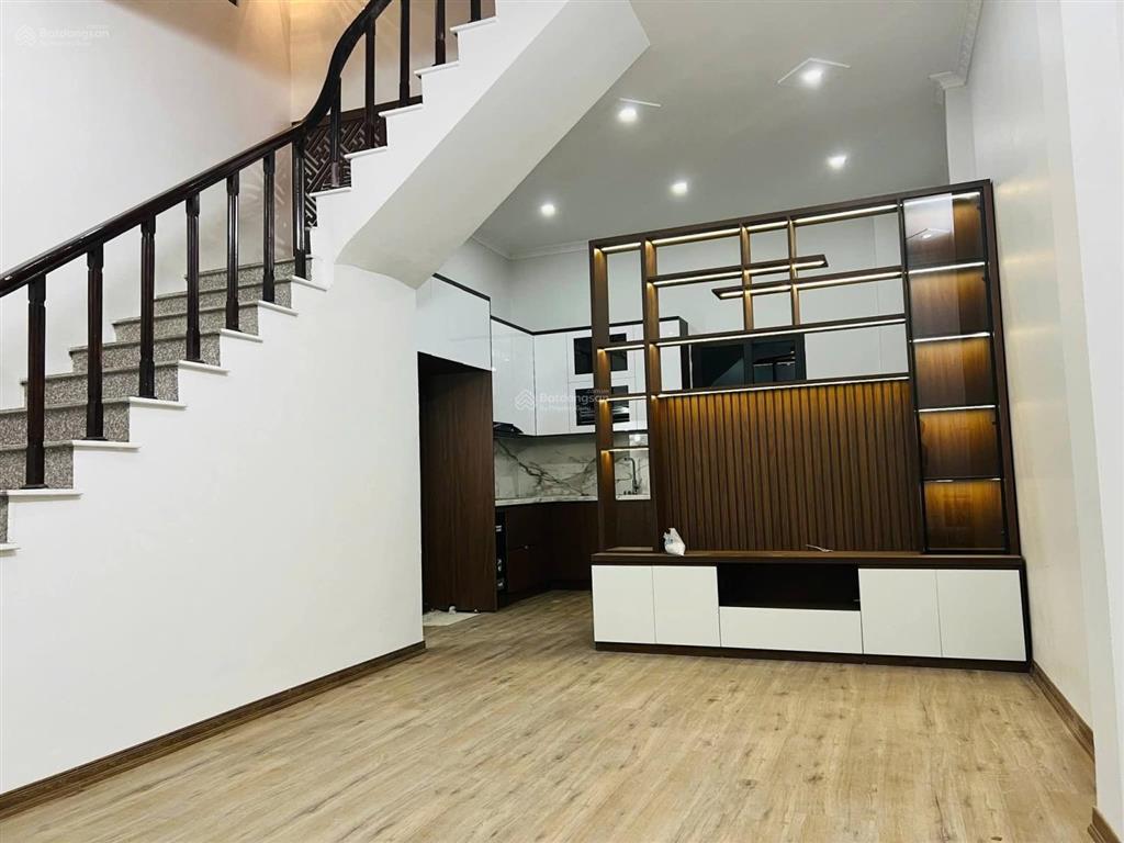 Bán nhà mặt tiền rộng 4.5m gần vinhomes smart city 6 ngủ view vườn nhật nhỉnh 8 tỷ