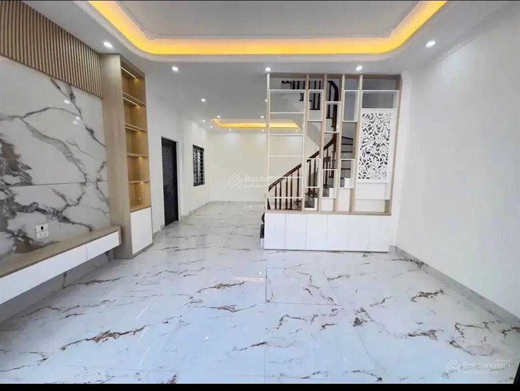 Bán nhà miêu nha, tây mỗ 45m2 4 tầng, căn góc 2 mặt thoáng, ô tô cách 20m, giá 5,7 tỷ