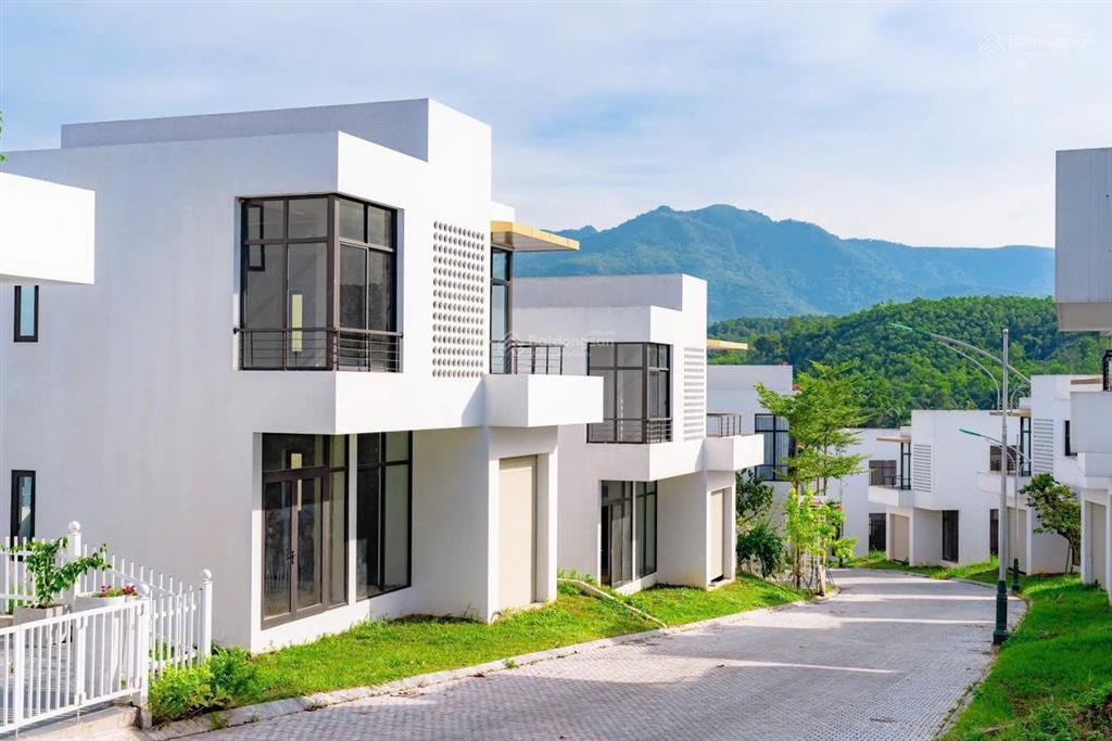 Căn góc 368m2, thế cao, view đẹp, trung tâm tiện ích. giá siêu rẻ 7,5 tỷ.  0866 195 ***