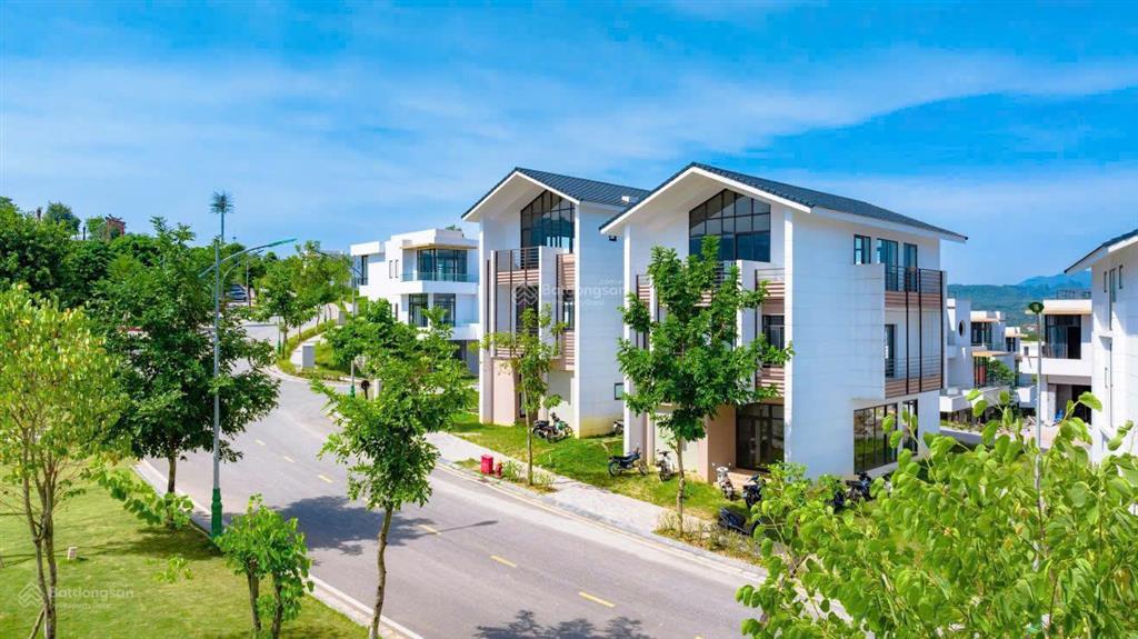 Căn góc 368m2, thế cao, view đẹp, trung tâm tiện ích. giá siêu rẻ 7,5 tỷ.  0866 195 ***