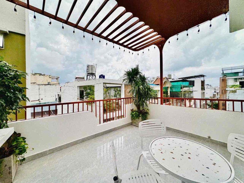 siêu phẩm 5 tầng nội thất cao cấp, 160m2 sử dụng, HXH 5m ra MT