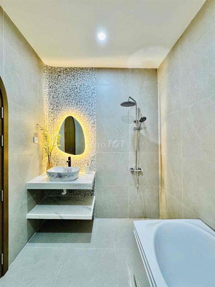 siêu phẩm 5 tầng nội thất cao cấp, 160m2 sử dụng, HXH 5m ra MT