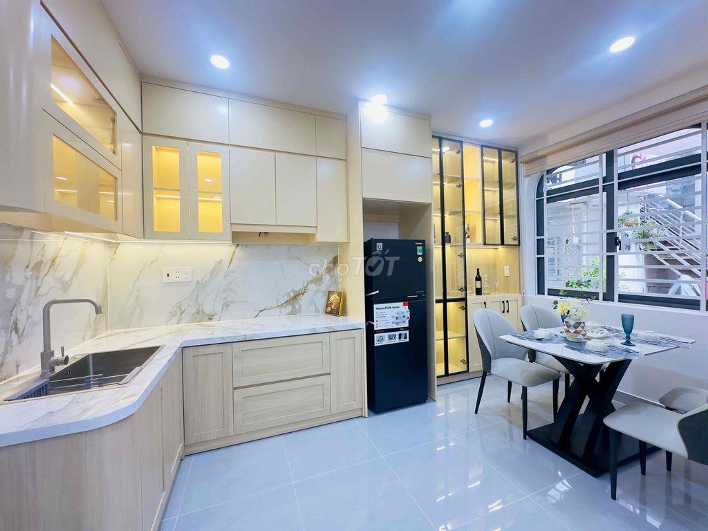 siêu phẩm sát MT Trương Quốc Dung - NVT, dt 6,15x6,2m, ~40m2, 4 tầng
