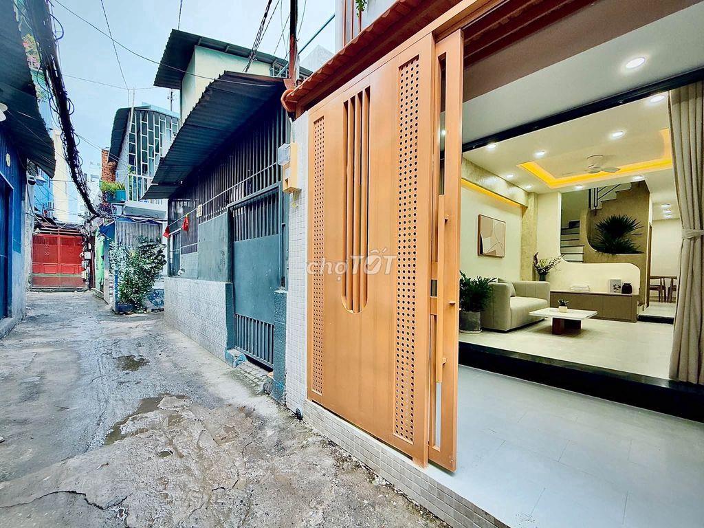 Bán nhà 38m2 Ngã tư Hàng Xanh XVNT hẻm thông kinh doanh tốt