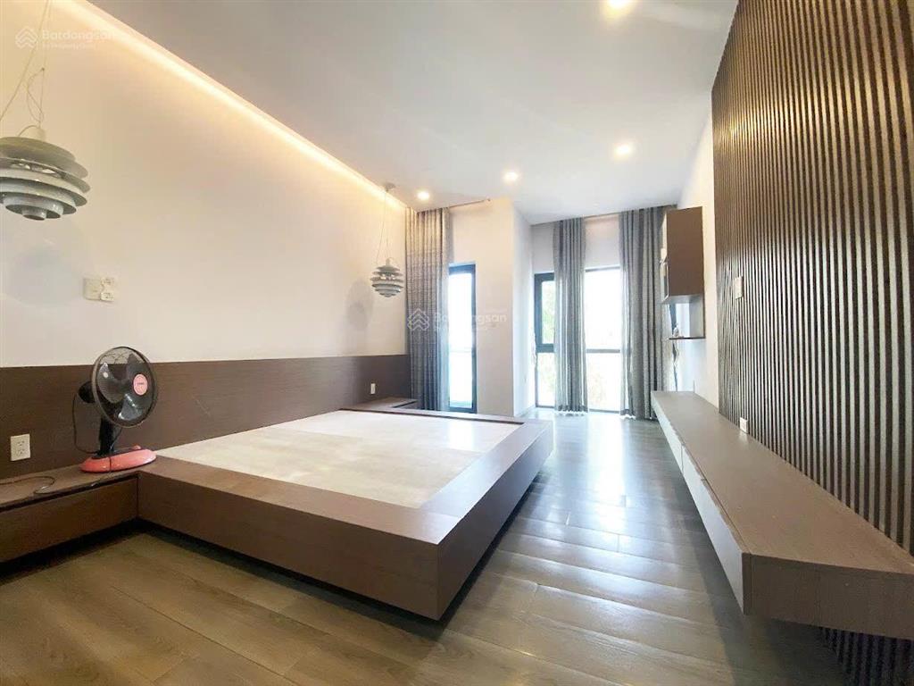 Cho thuê villa phố đông 5pn 4wc 1trệt 2 lầu giá 19tr / th