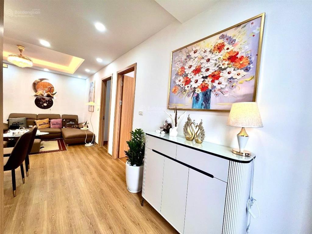 Bán chcc 70m2, 2n, phố chùa láng  nguyễn chí thanh  full nội thất  căn góc  ban công rộng