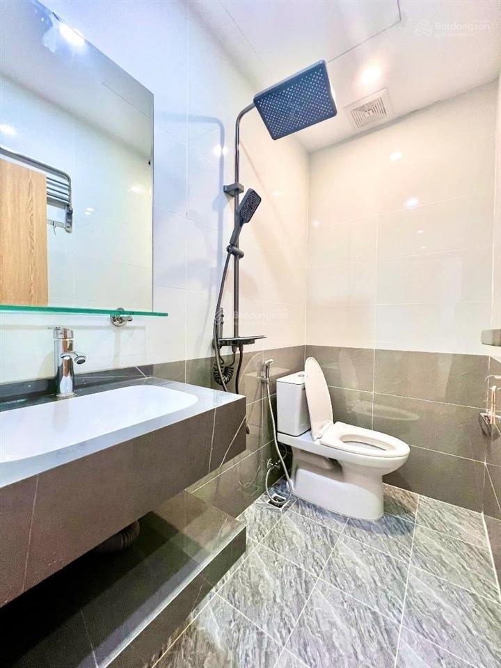 Bán chcc 70m2, 2n, phố chùa láng  nguyễn chí thanh  full nội thất  căn góc  ban công rộng