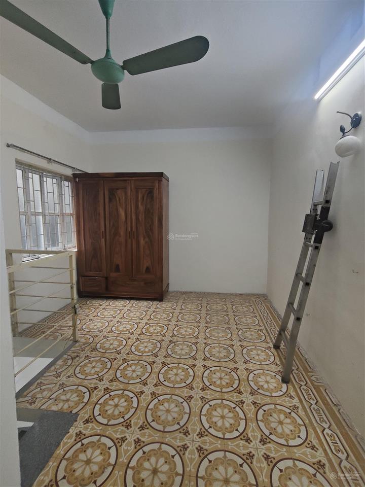 Cho thuê gấp nhà riêng 3 tầng 3 ngủ 40m2 ngõ xã đàn 2, đống đa ở hoặc kinh doanh chỉ 11 triệu/tháng