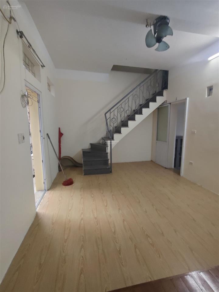 Cho thuê gấp nhà riêng 3 tầng 3 ngủ 40m2 ngõ xã đàn 2, đống đa ở hoặc kinh doanh chỉ 11 triệu/tháng