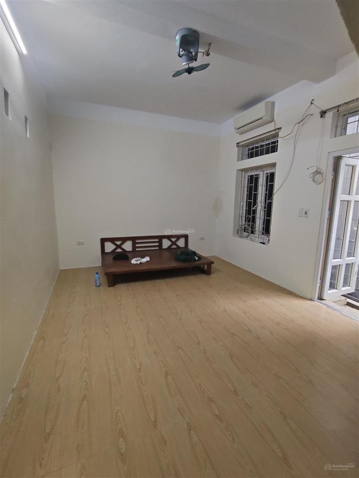 Cho thuê gấp nhà riêng 3 tầng 3 ngủ 40m2 ngõ xã đàn 2, đống đa ở hoặc kinh doanh chỉ 11 triệu/tháng
