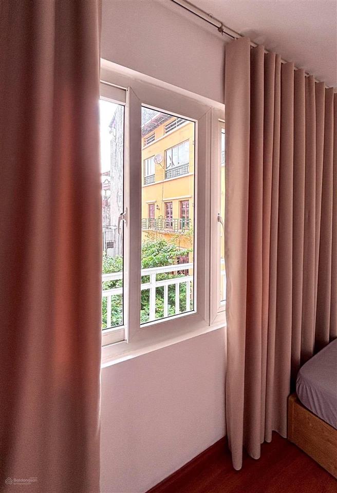 Cho thuê căn hộ 55m2 1 khách 1 ngủ tại thái thịnh  đống đa full nội thất ở luôn giá 8 triệu/tháng