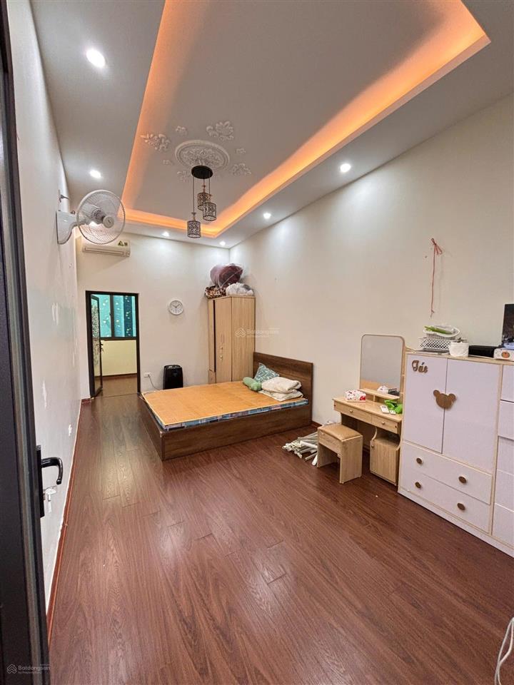 Cho thuê nhà riêng đẹp 4pn, 3wc, 36m2, 14 triệu vnd tại chùa láng, p láng thượng, q.đống đa