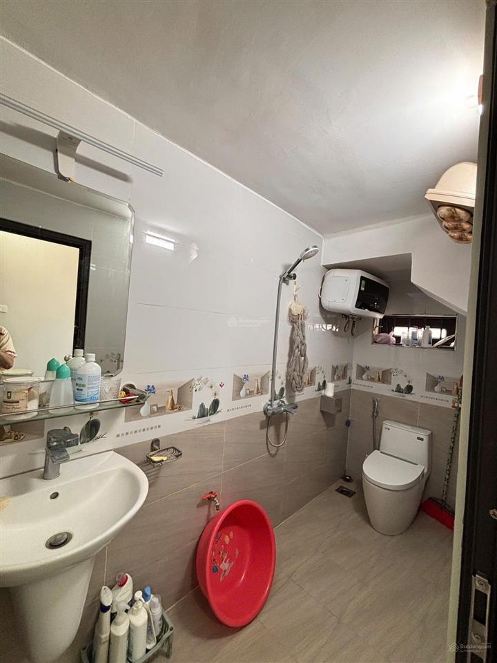 Cho thuê nhà riêng đẹp 4pn, 3wc, 36m2, 14 triệu vnd tại chùa láng, p láng thượng, q.đống đa