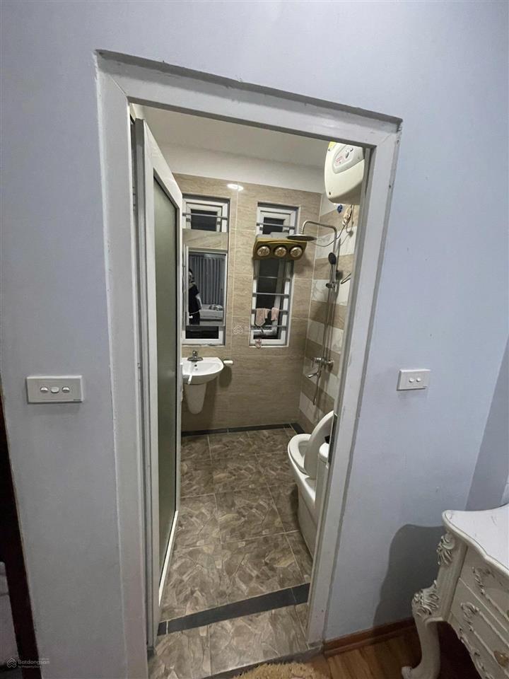 Cho thuê nhà riêng 2pn, 3wc, 35m2 tại phố khương hạ, quận thanh xuân, giá 13 triệu vnd, gần ô tô