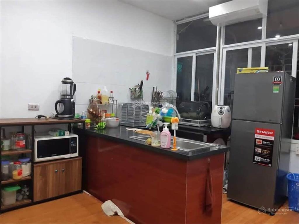Cho thuê căn hộ tập thể tầng 2, đẹp 80m2 2 ngủ tại quan nhân thanh xuân, gần ga láng chỉ 10 triệu