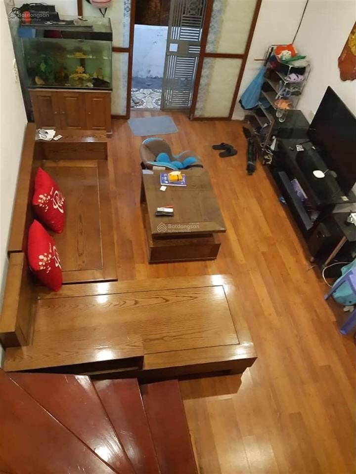 Cho thuê căn hộ tập thể tầng 2, đẹp 80m2 2 ngủ tại quan nhân thanh xuân, gần ga láng chỉ 10 triệu