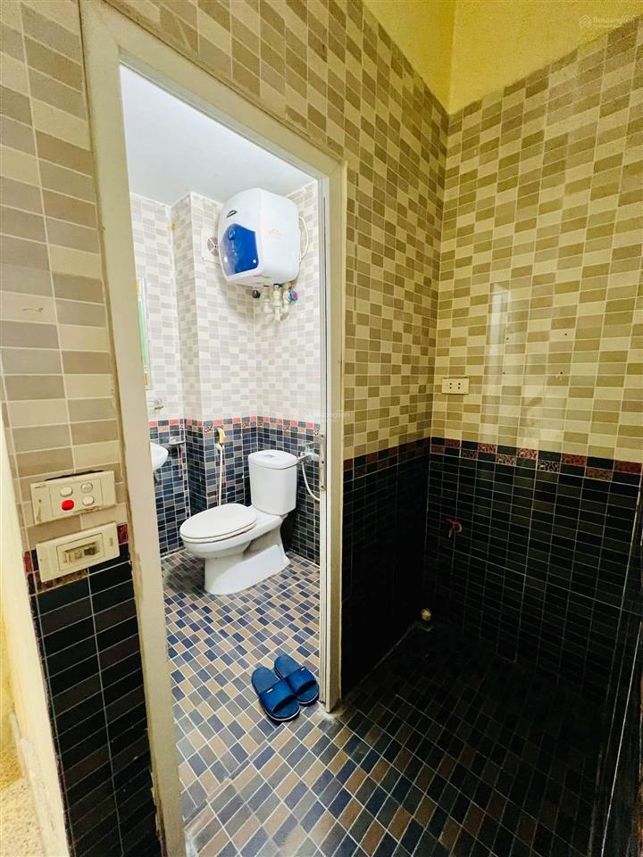 Cho thuê nhà riêng đẹp tại dốc thọ lão, hai bà trưng chỉ 8 triệu, 24m2, 3pn, 3wc, 5 tầng