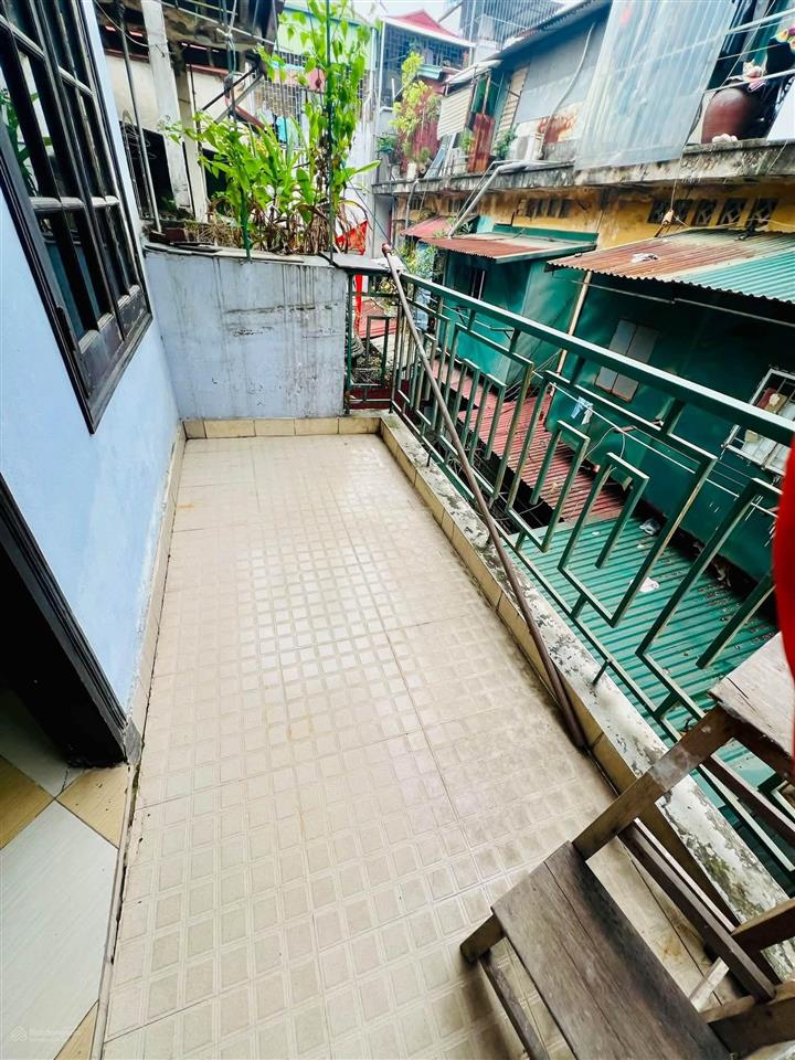Cho thuê nhà riêng đẹp tại dốc thọ lão, hai bà trưng chỉ 8 triệu, 24m2, 3pn, 3wc, 5 tầng