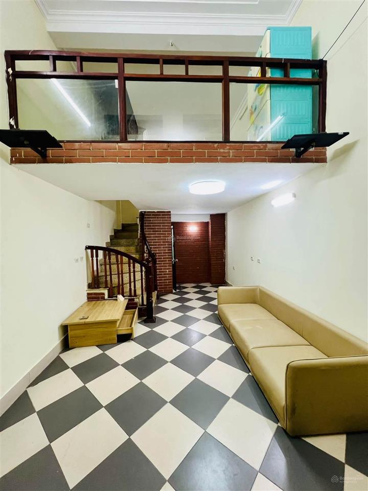 Cho thuê nhà riêng đẹp tại dốc thọ lão, hai bà trưng chỉ 8 triệu, 24m2, 3pn, 3wc, 5 tầng