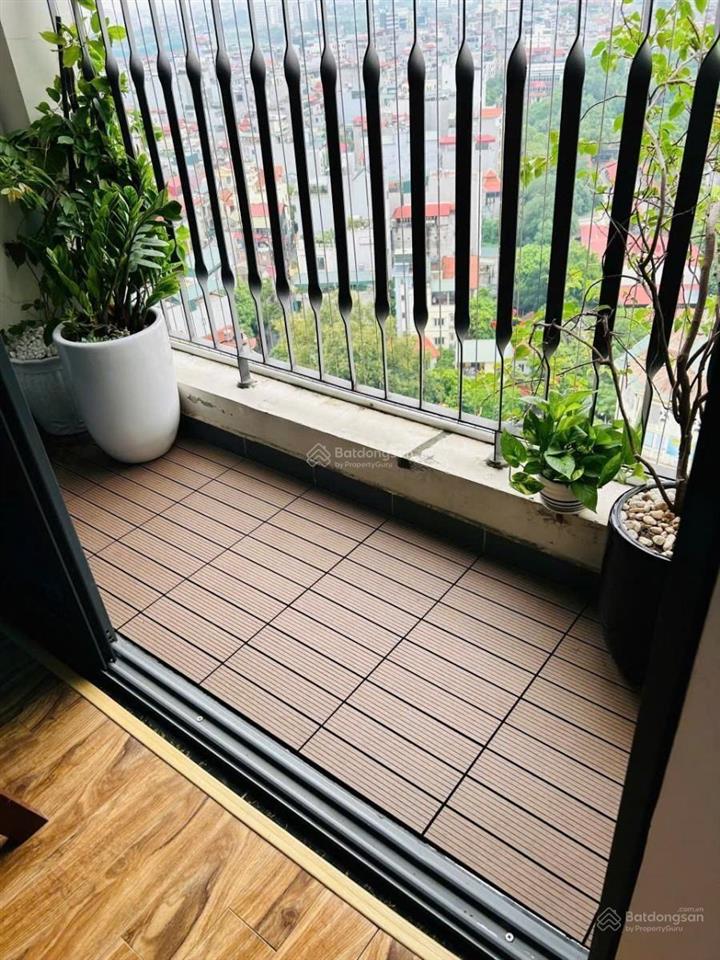 Bán gấp căn hộ lô góc 86m, 3 ngủ chung cư 323 xuân đỉnh view thoáng tầng trung chỉ hơn 6 tỷ