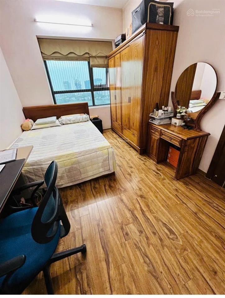 Bán gấp căn hộ lô góc 86m, 3 ngủ chung cư 323 xuân đỉnh view thoáng tầng trung chỉ hơn 6 tỷ