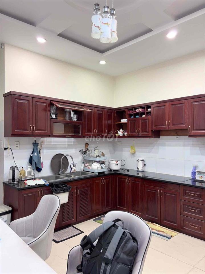 Cho thuê nhà hẻm Đường Số 7, Thủ Đức xe hơi đậu cửa
