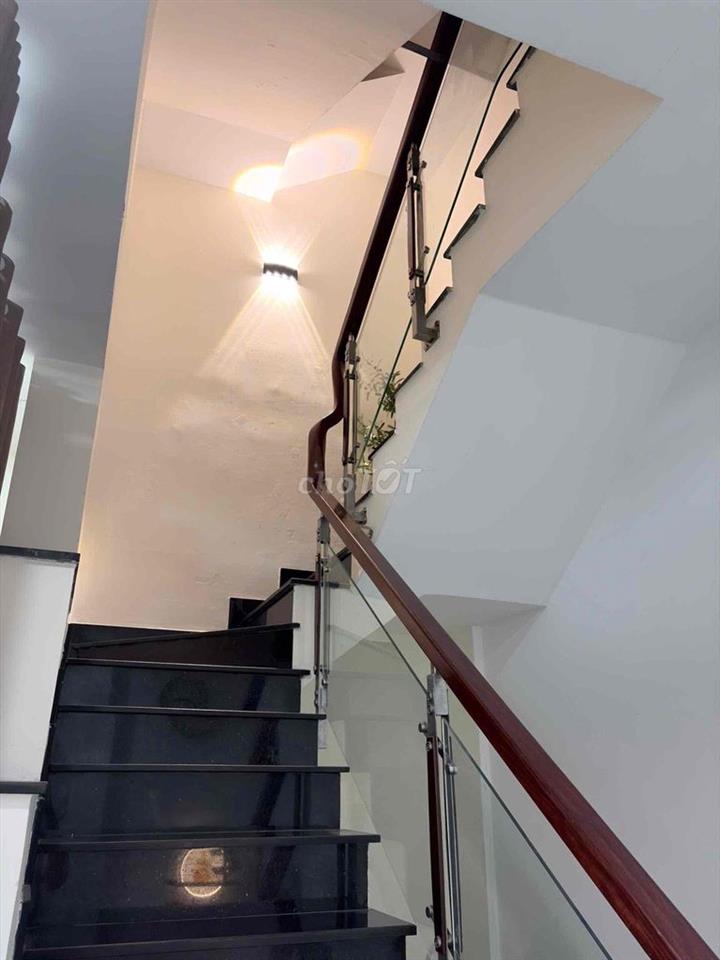 Cho thuê nhà hẻm Đường Số 7, Thủ Đức xe hơi đậu cửa