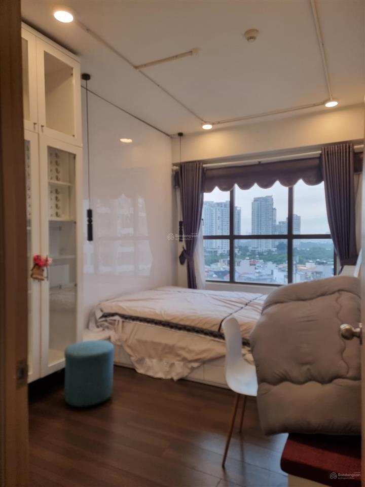 Bán căn hộ 2 phòng view sông  tháp trung tâm  tầng trung giá 6,9 tỷ