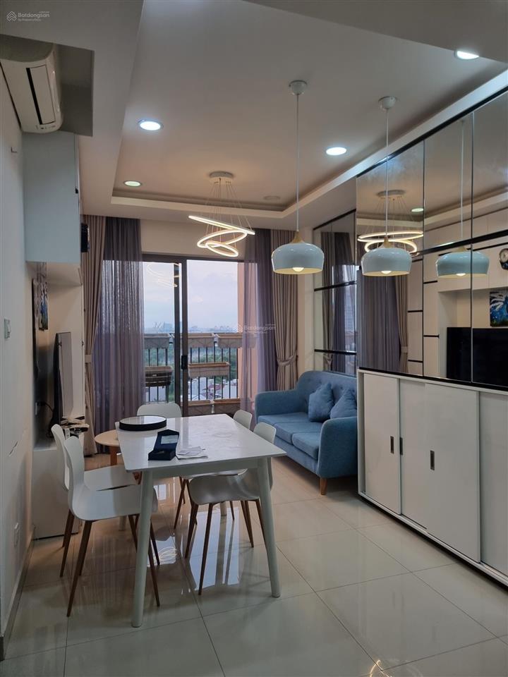 Bán căn hộ 2 phòng view sông  tháp trung tâm  tầng trung giá 6,9 tỷ