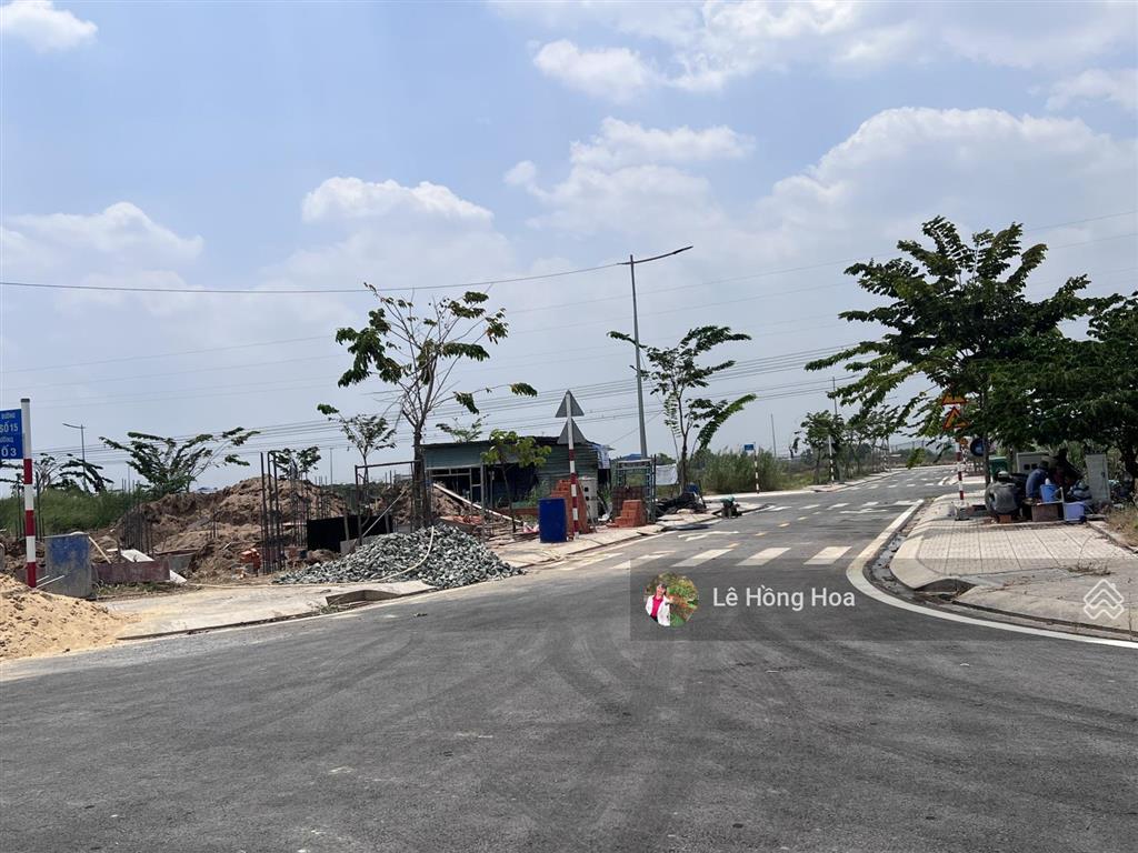 Đất nền chính chủ dragon pearl giá rẻ chỉ 20,5tr/m2 sổ đỏ sang tên ngay đối diện phân khu ora park