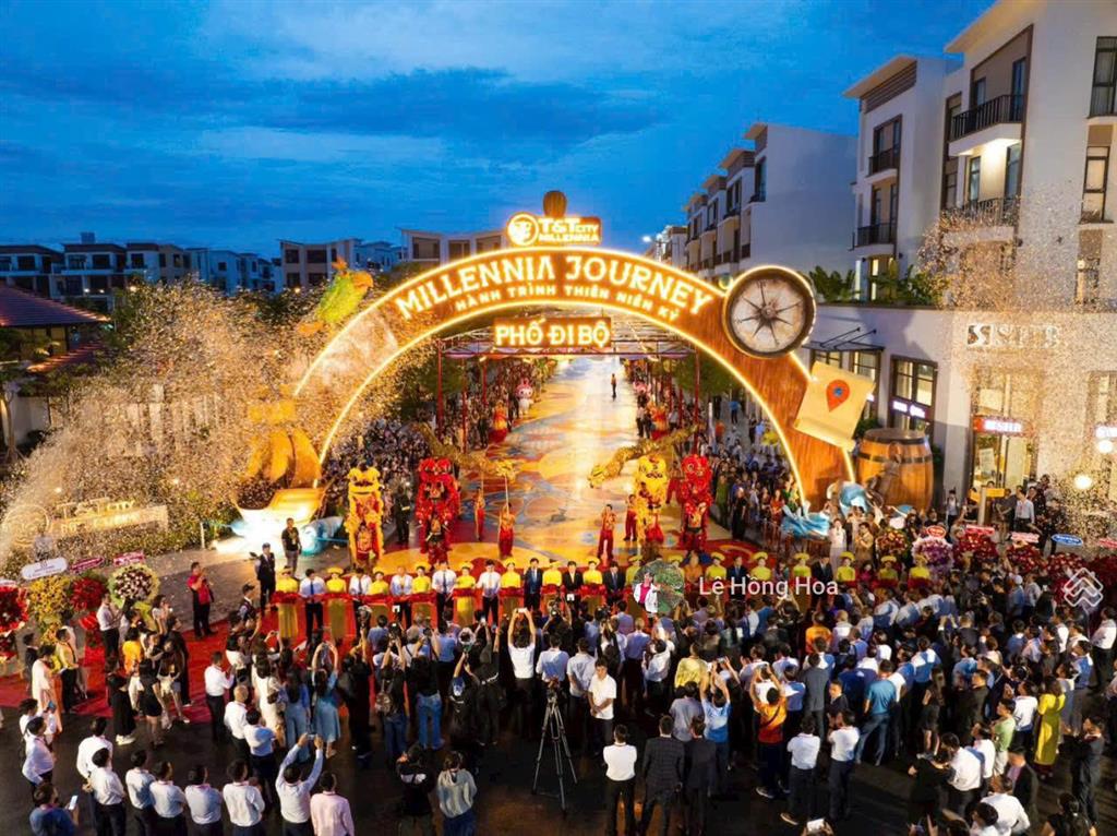 Sở hữu ngay đất nền sổ đỏ long hậu chỉ 1tỷ 690, hỗ trợ 15 tháng 0 lãi 0 gốc chỉ có tại the 826ec