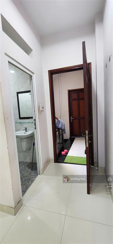 Phòng trọ tân phú giá rẻ  phòng điều hoà  20m2  giờ giấc tự do gần đại học công thương