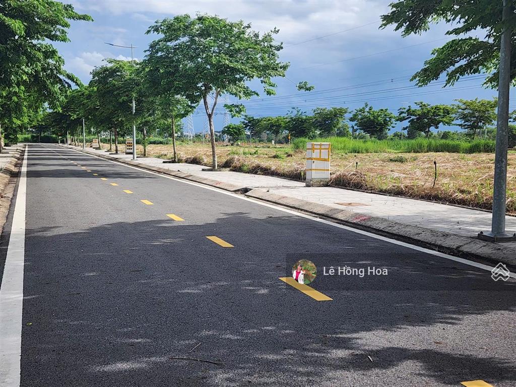 Chủ ngộp bán gấp nền ngay trục đt 823d shr sang tên thanh toán chỉ 370tr, ngân hàng ht vay 800tr