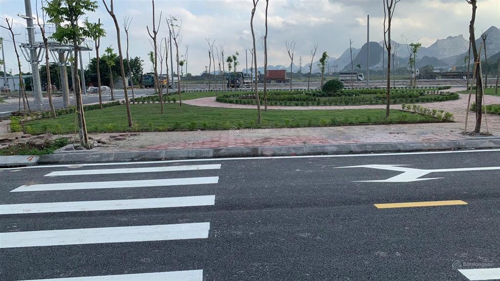 Bán nhanh lô đất liền kề 90 m2 nằm giữa 3 khu công nghiệp lớn ở hà nam