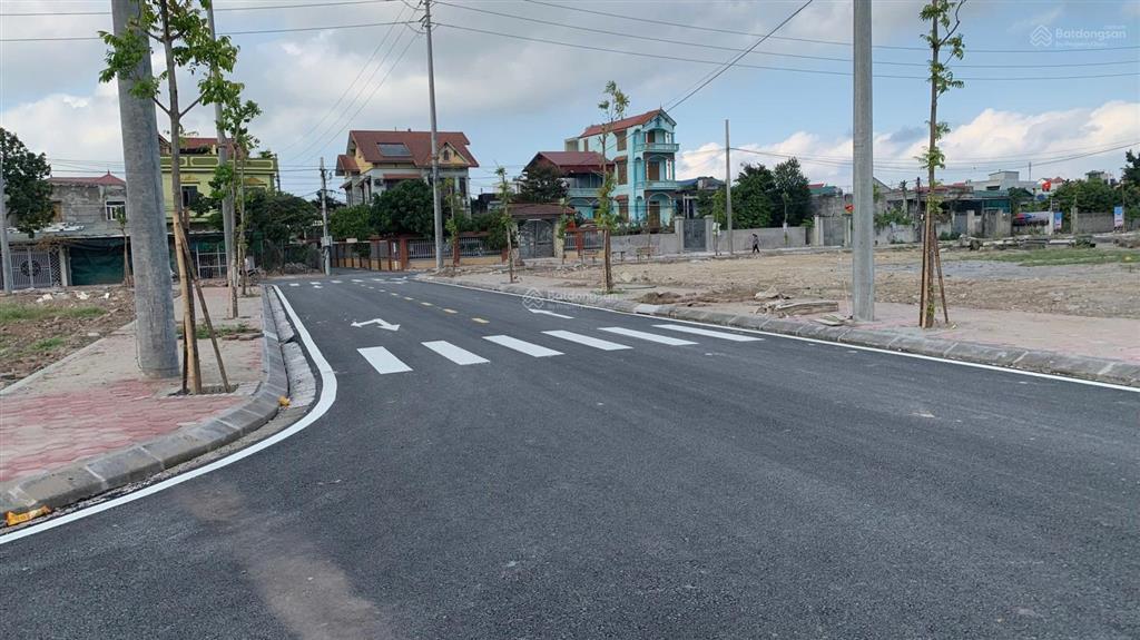 Bán nhanh lô đất liền kề 90 m2 nằm giữa 3 khu công nghiệp lớn ở hà nam