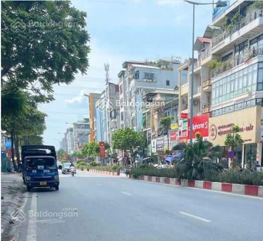 Mặt phố trung tâm quận hoàng mai, dt 250m2  mt 9m, 8 tầng thang máy có hầm, khai thác 250tr/th