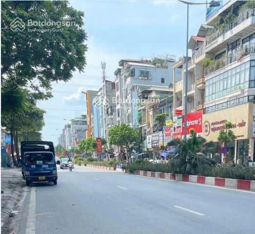 Bán nhà mặt phố tân mai view hồ đền lừ, dt 200m2  mặt tiền 9m, 8 tầng thang máy có hầm