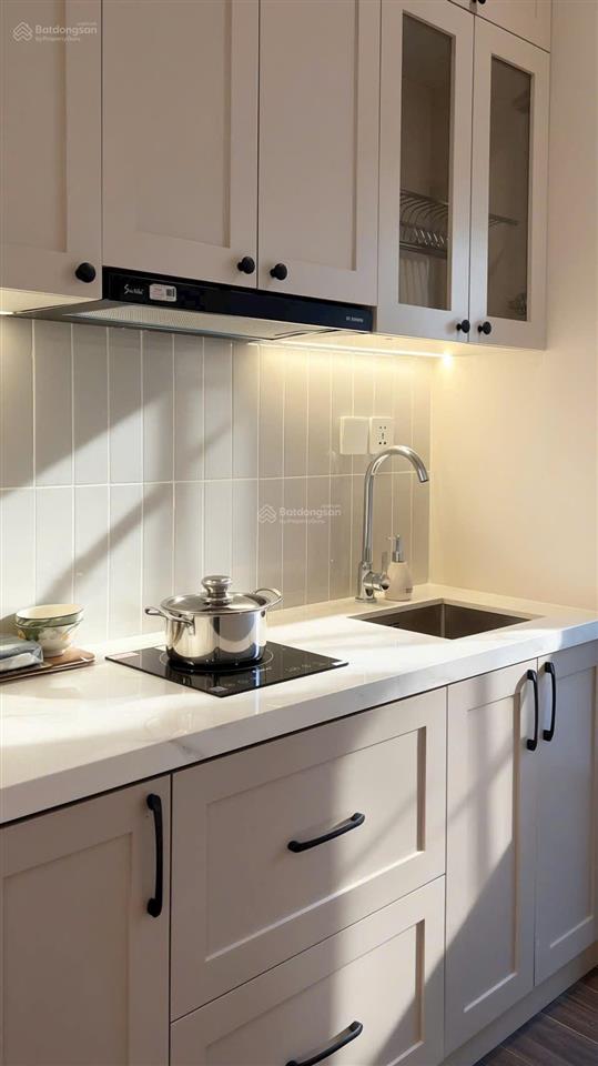 Bán tòa apartment ngay sát hồ tây, 80m² 7 tầng thang máy, dòng tiền vận hành quá tốt ~9%/năm