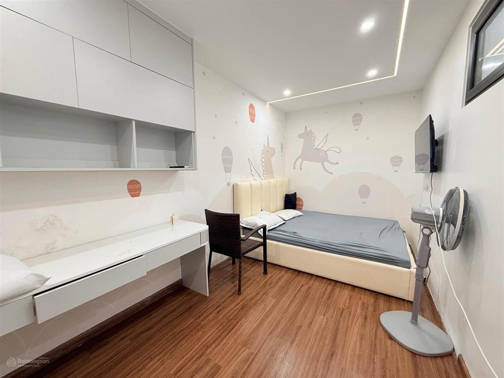 Cần bán nhà phân lô phố tam trinh gần minh khai timecity, 65m2 7 tầng thang máy, ô tô tránh